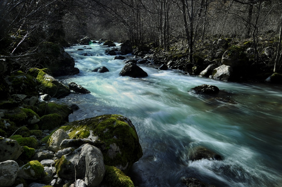 Cerca de Caín el Río Cares en invierno